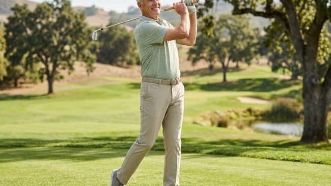 senior-golfer-wearing-eco-friendly-apparel-for-comfort-and-sustainable-style